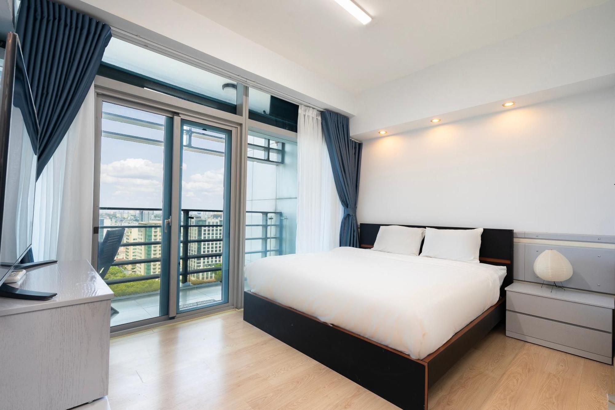 Salute De Sailing Tower - Palace Garden District 1 *